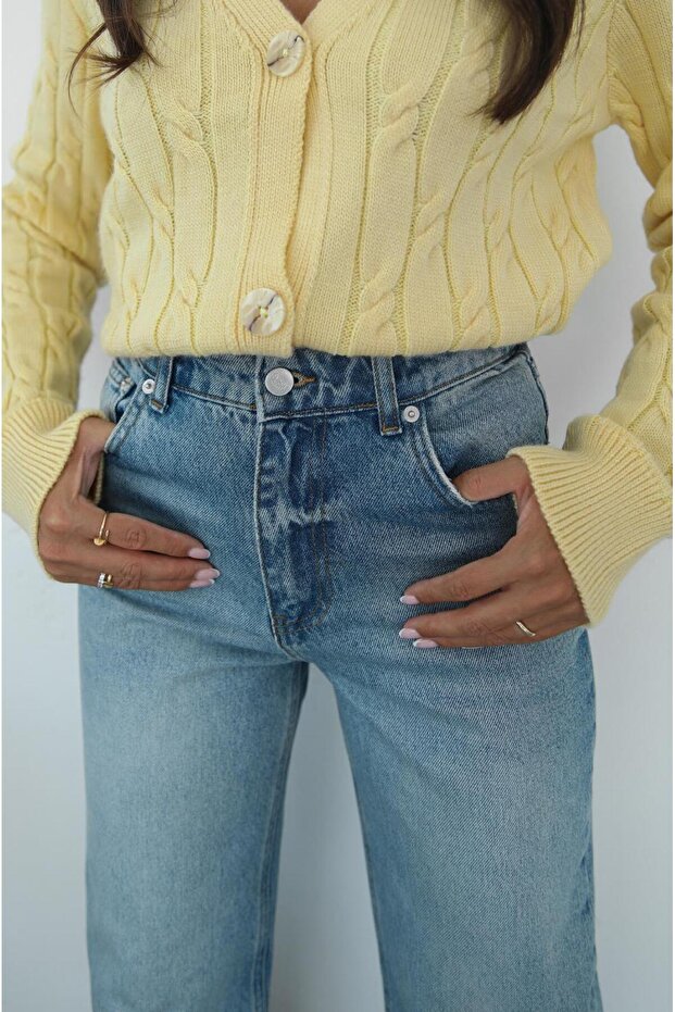 Světle modré vyprané rovné džíny - 5