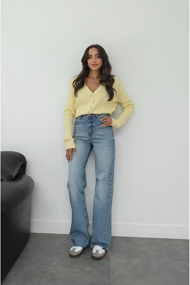 Světle modré vyprané rovné džíny - 1