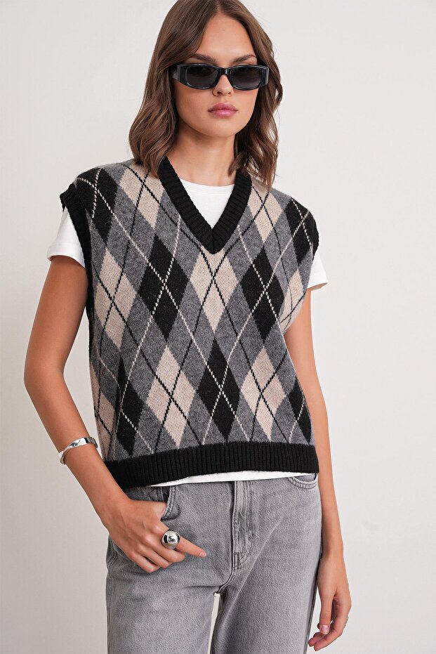 6930 Women's Diamond Patterned Knitwear Sweater Black