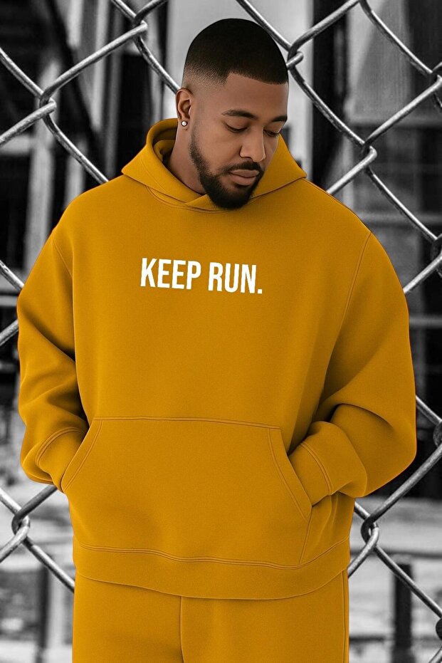 سويت شيرت كبير الحجم مطبوع عليه KEEP RUN