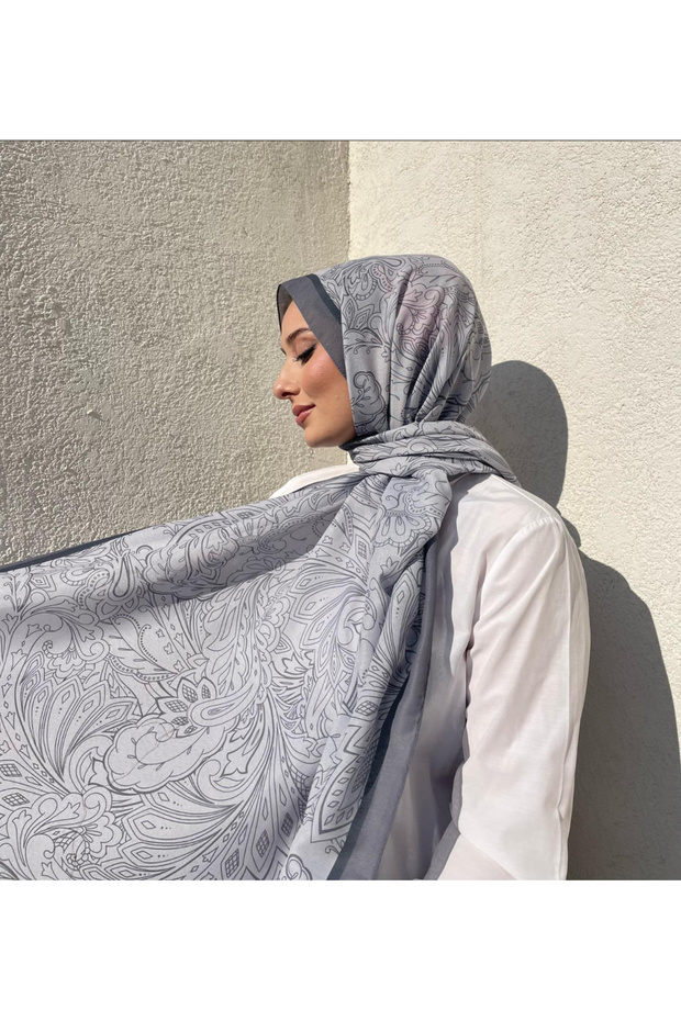 شال مريح وأنيق من القطن الناعم بنمط عرقي للموسم الجديد