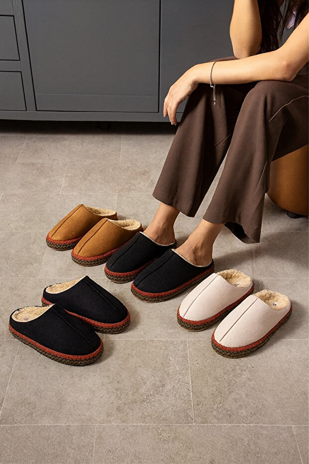 Vyšívané dámske domáce papuče s chlpatou vnútornou vrstvou a vysokou podrážkou, svadobné papuče STC1151 - 3