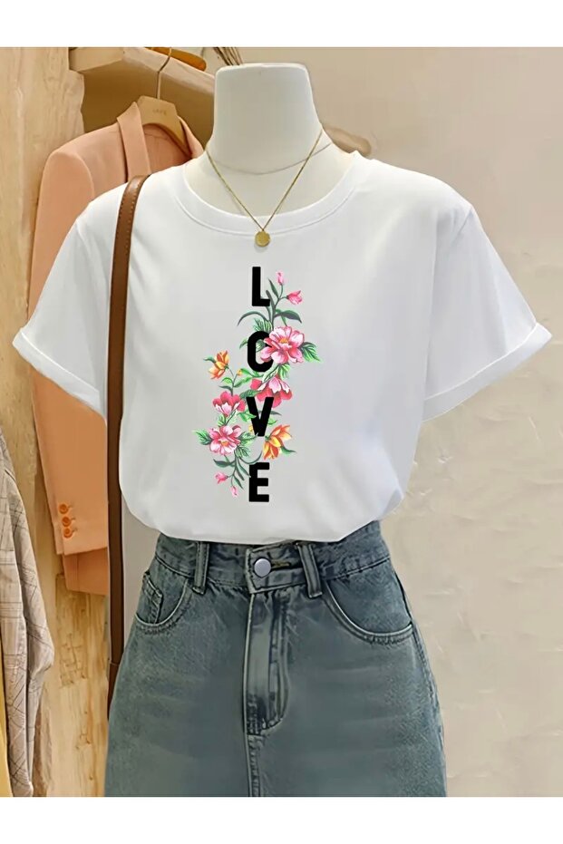 تي شيرت برقبة دائرية كبيرة الحجم مطبوع عليه FLOWERS LOVE