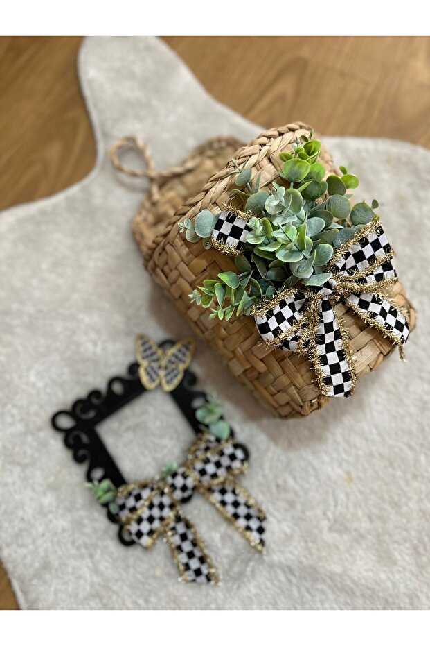 Mail Door Basket Newspaper Holder Checkered Ribbon Socket Key Frame