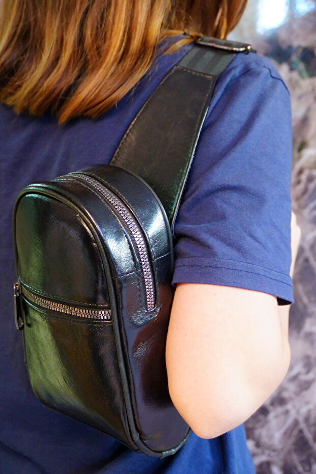 Genuine Leather, Handmade, with Pockets, Woven Lining, Unisex Body and Shoulder Bag