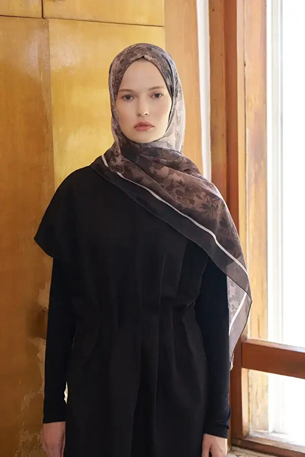 شال بنمط شمسي لا ينتهي - بني
