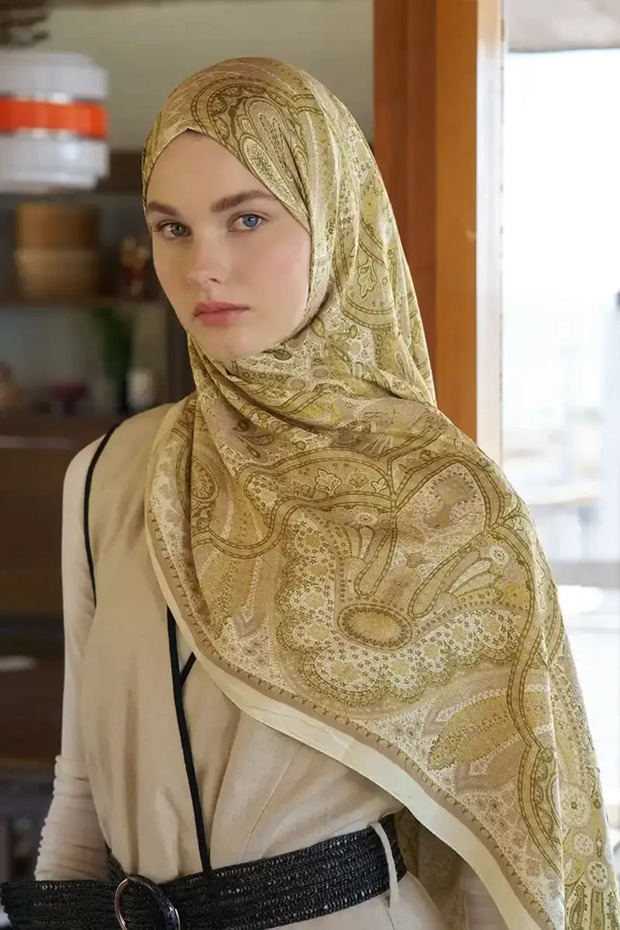 شال منقوش من لايف سيينا - أصفر