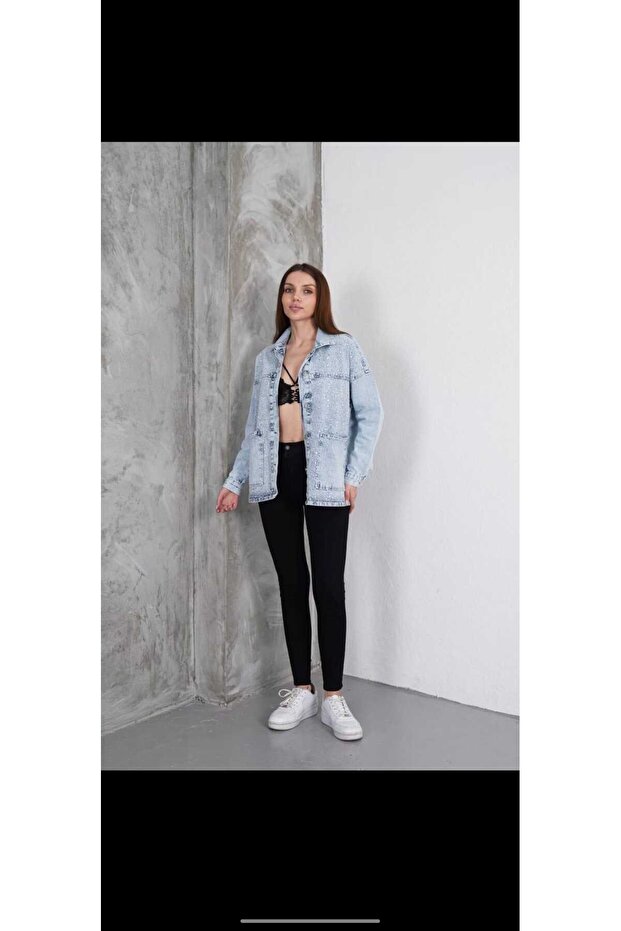 سترة جينز بتفاصيل حجرية - 6