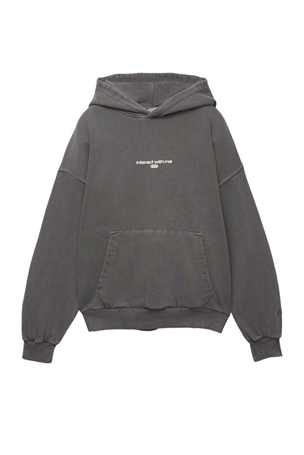 Grafik ve yazılı kapüşonlu sweatshirt - 3