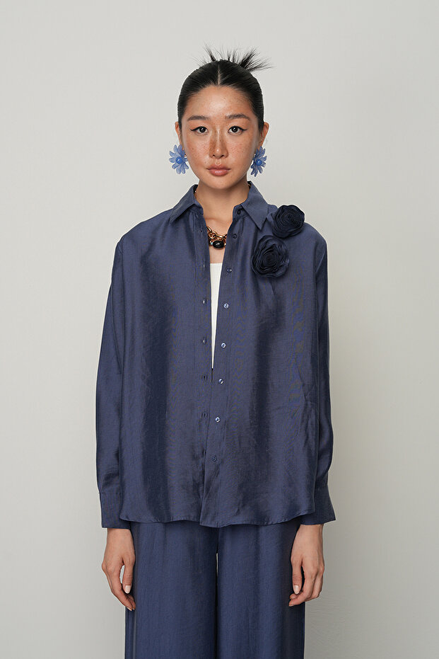 Women's Double Rose Embroidered Solid Color Shirt on the Front