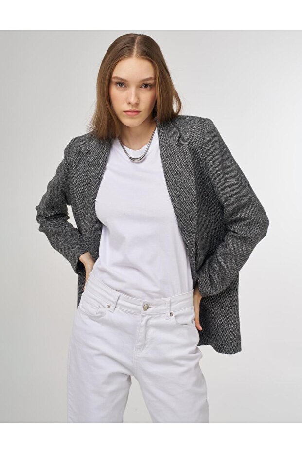 سترة بليزر بزر واحد باللون الأسود - 7