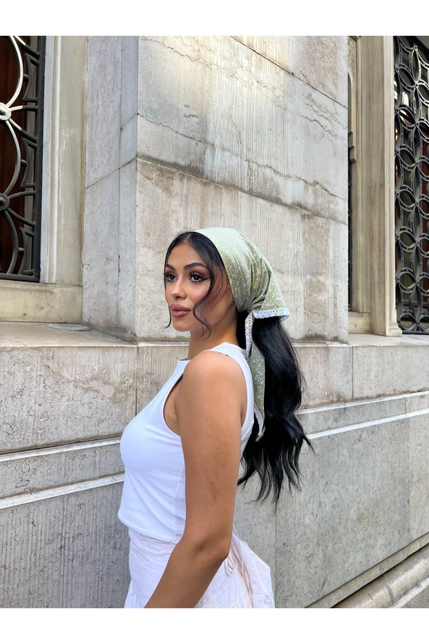 Green Crispy Poplin Lace Detailed Bandana