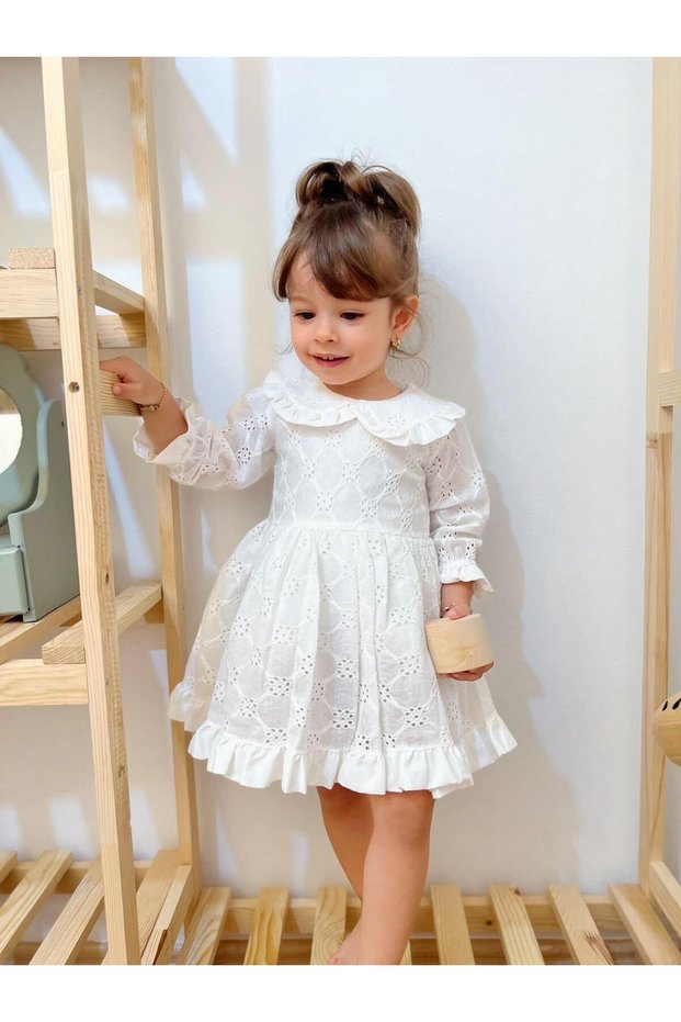 Off-white Peter Pan collar, bow detail, lace fabric, long-sleeved girl's baby dress.