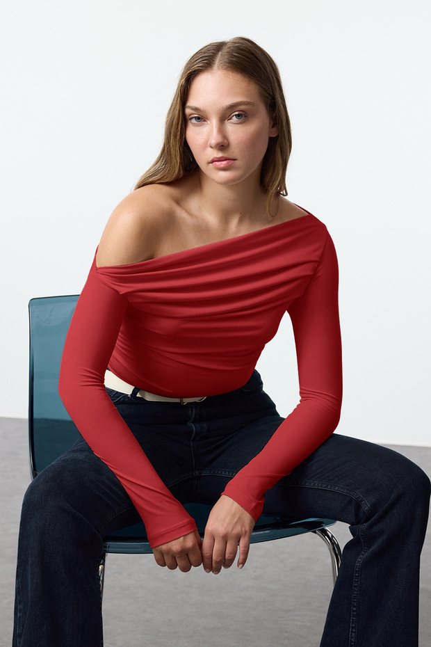 Kırmızı Büzgü/Drape Detaylı Fitted/Vücuda Oturan Uzun Kollu Esnek Örme Bluz TWOAW25BZ00248 - 1