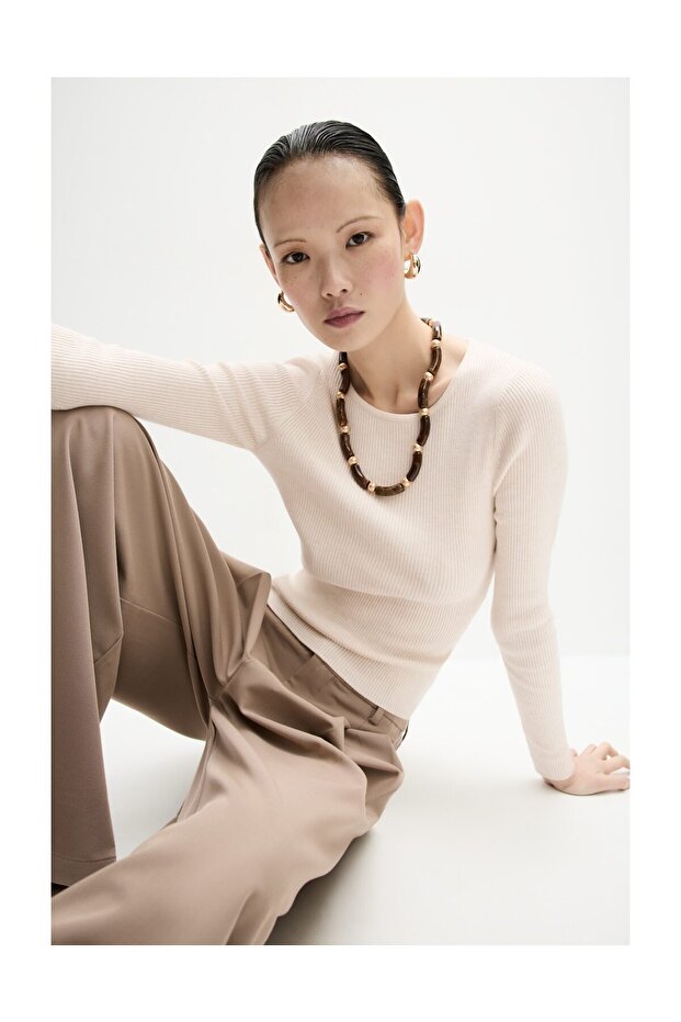 Kobieta Sweter z okrągłym dekoltem i prążkowanym wykończeniem - 5