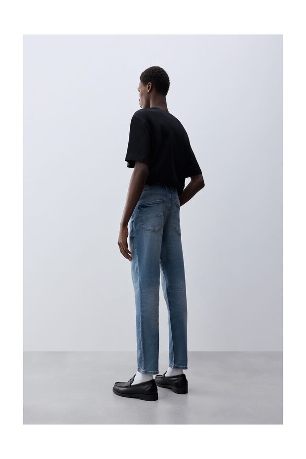 Man Basic Slim Fit Jeans - 4