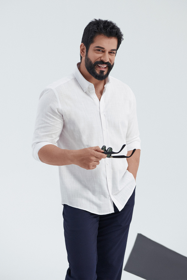 Erkek Beyaz Keten Görünümlü %100 Pamuk Nefes Alabilen Kumaş Flamlı Slim Fit Düğmeli Yaka Gömlek - 1