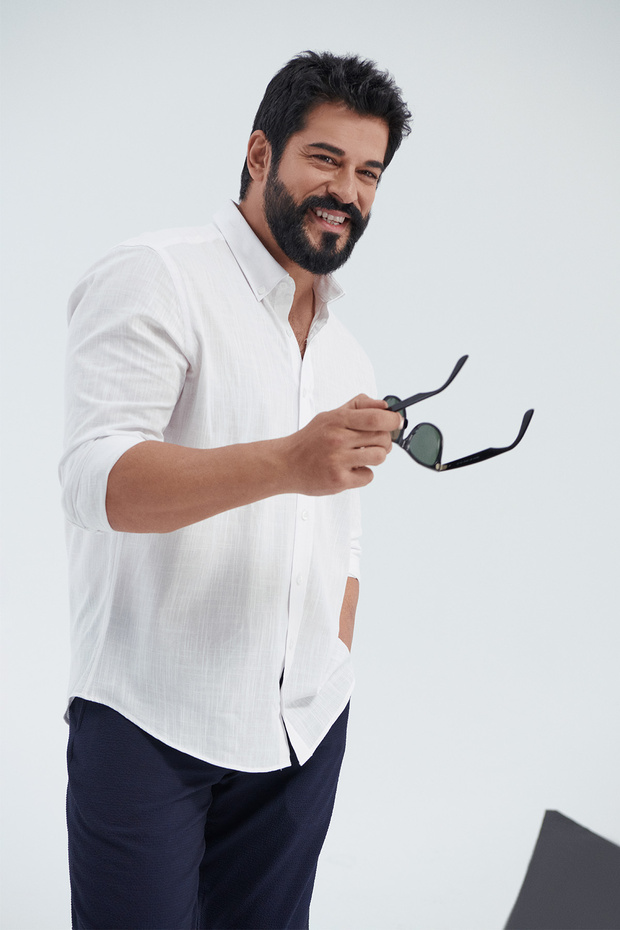 Erkek Beyaz Keten Görünümlü %100 Pamuk Nefes Alabilen Kumaş Flamlı Slim Fit Düğmeli Yaka Gömlek - 3