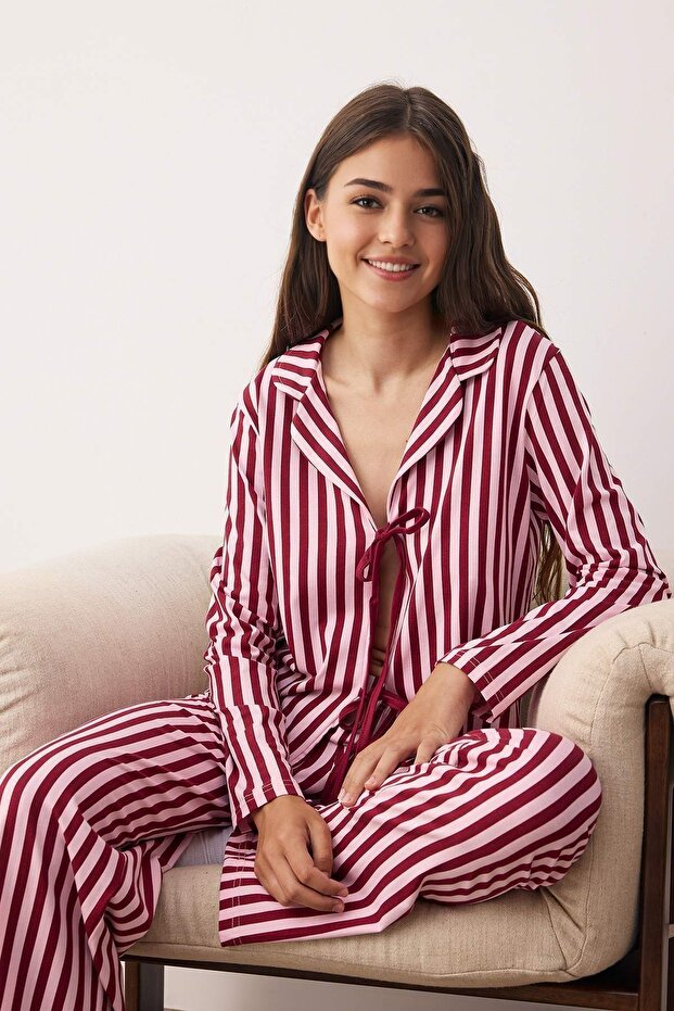 Mürdüm-Pembe Yumuşak Tuşe Pamuklu Çizgili Bağlamalı Örme Pijama Takımı THMAW26PT00072 - 2