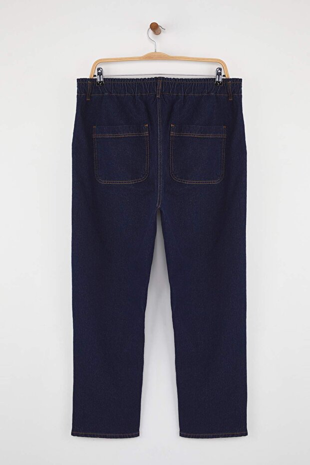 Koyu Mavi Yüksel Bel Beli Lastikli Büyük Beden Mom Fit Jeans TBBAW26CJ00020 - 7
