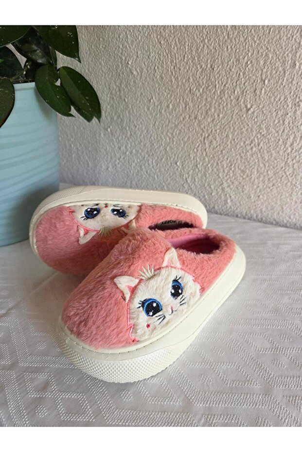 Women's Cat Plush Comfortable Home Slippers 25Bnt133