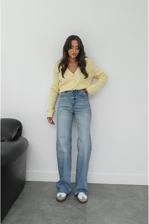 Světle modré vyprané rovné džíny - 3