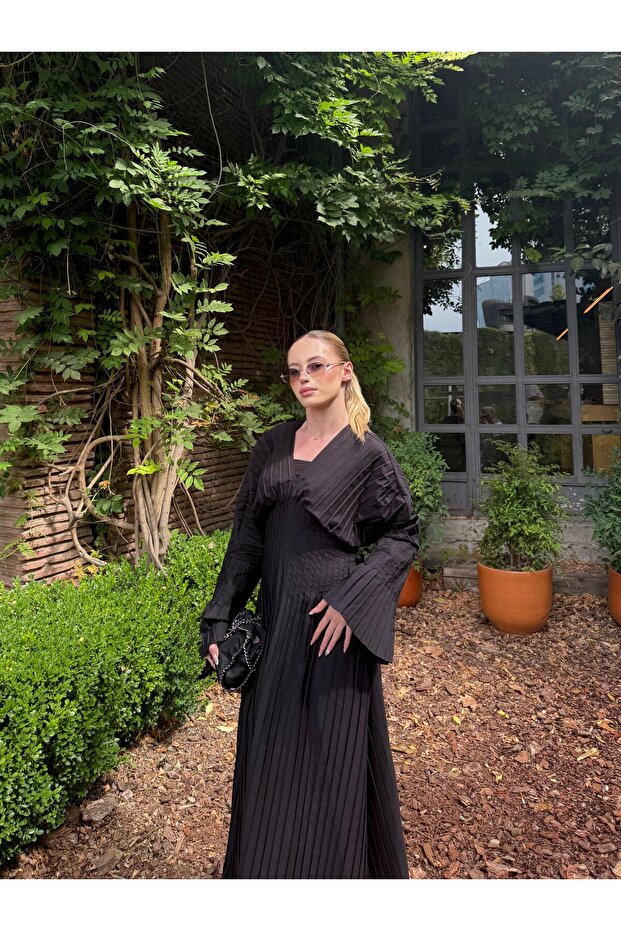 PİLİSELİ ELBİSE - 1