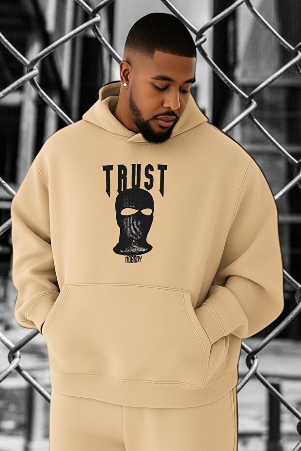 سويت شيرت مقاس كبير مطبوع عليه TRUST