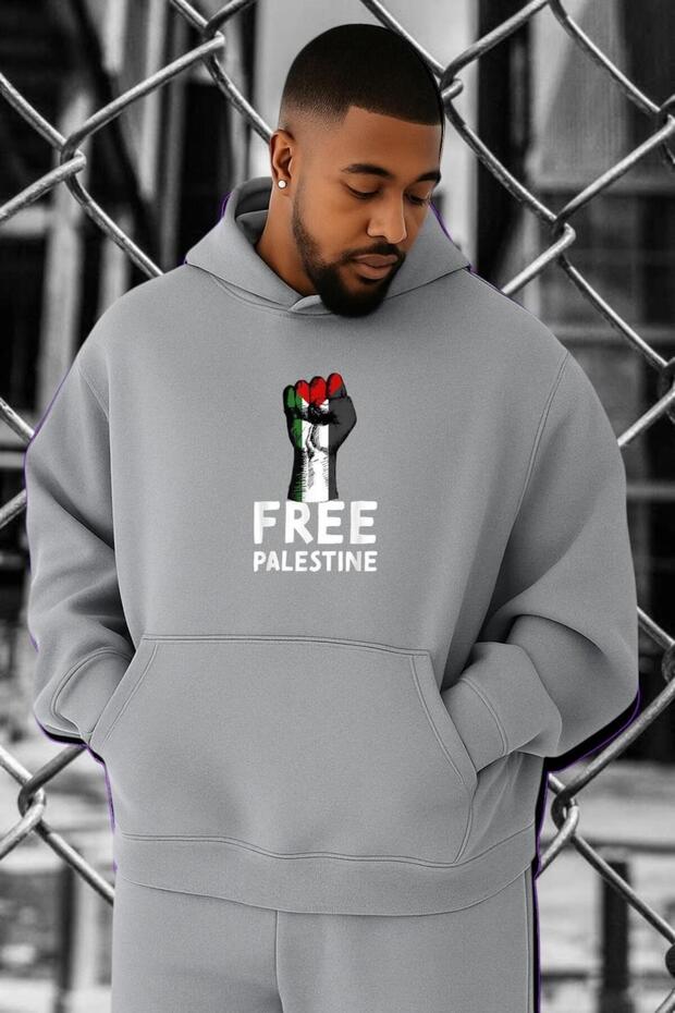 سويت شيرت كبير الحجم مطبوع عليه "فلسطين الحرة" مجانًا