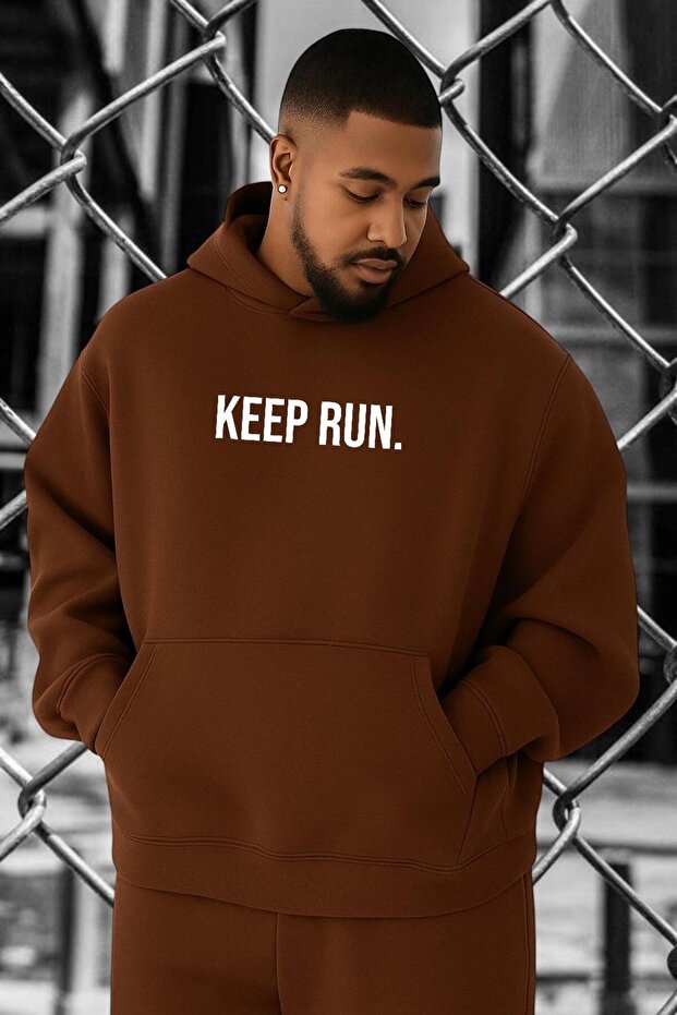 سويت شيرت كبير الحجم مطبوع عليه KEEP RUN - 1