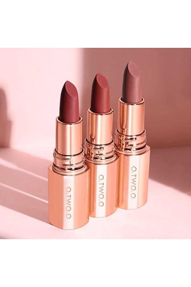 O.TWO.O INTENSE MISTY KISS LOCK COLOUR MATTE LIPSTICK 8 COLOURS (M15 CHERISH)