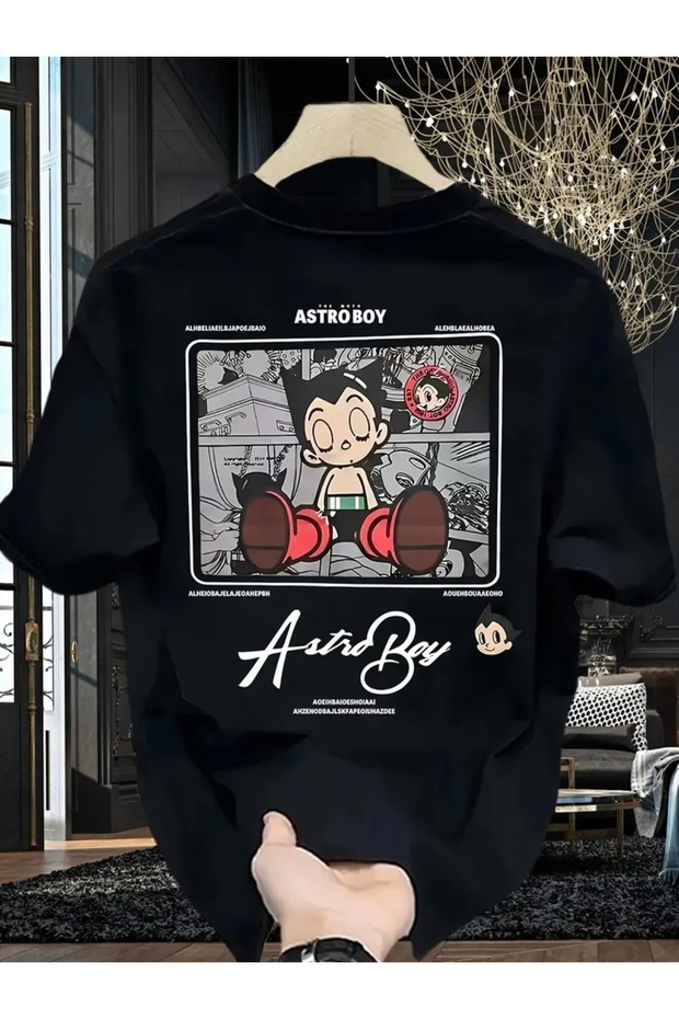 تي شيرت ASTROBOY مطبوع برقبة دائرية كبيرة الحجم