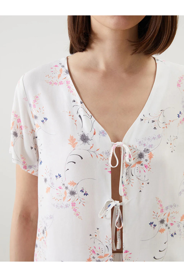 V Yaka Çiçekli Kadın Şortlu Pijama Takımı - 8