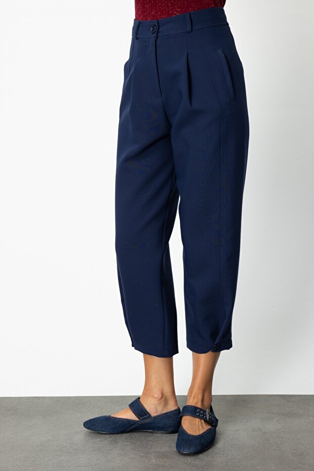 بنطلون بجيوب فليتو وأزرار على الأرجل - 4