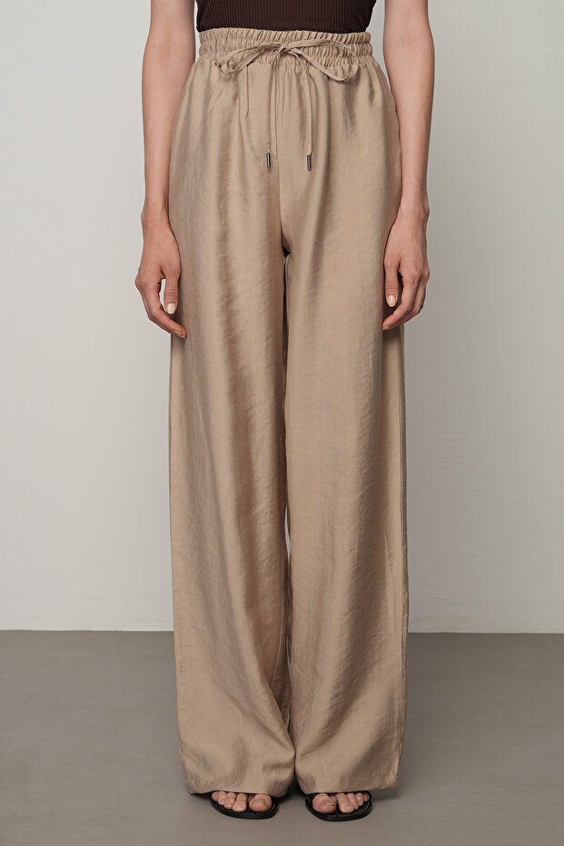 Women's Solid Color Elastic Waist Wide Leg Pants