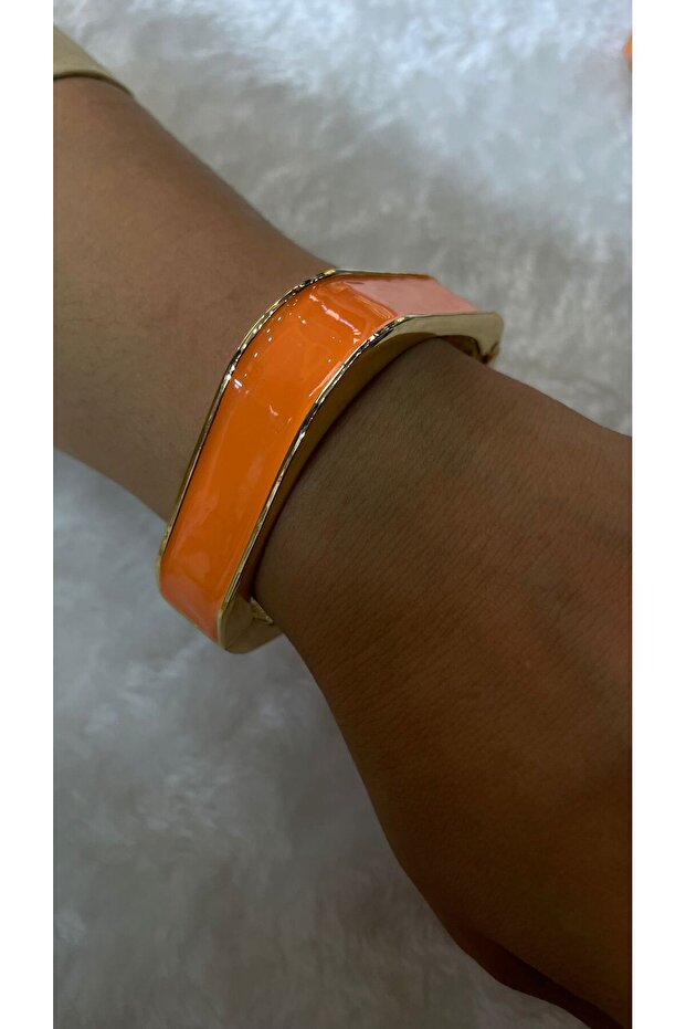 مِفَصَّلَات مُنُقَّطَة - 2