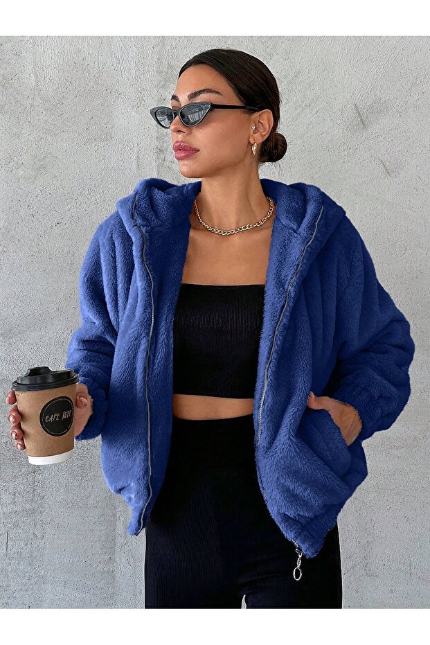 Briar Women's Oversize Hooded Plush Jacket