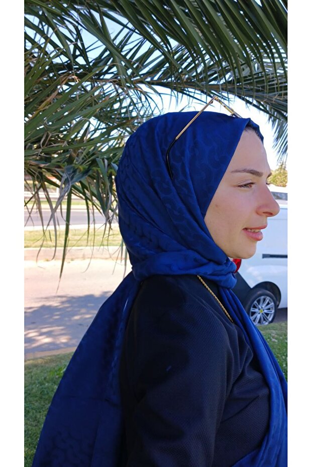 Silky Jacquard Shawl