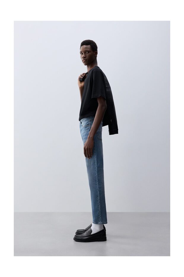 Man Basic Slim Fit Jeans - 5