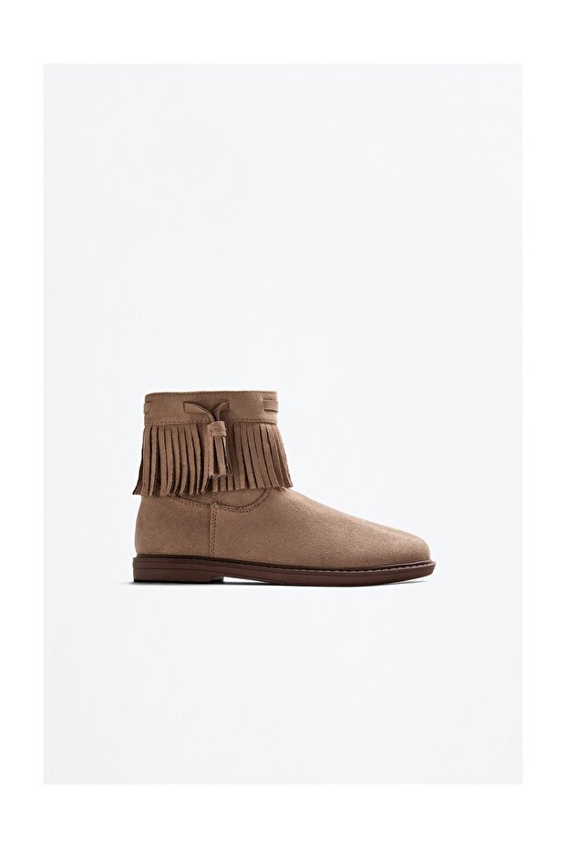 Gyerekek rojtos csizmája - 1