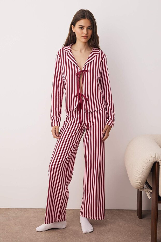 Mürdüm-Pembe Yumuşak Tuşe Pamuklu Çizgili Bağlamalı Örme Pijama Takımı THMAW26PT00072 - 1