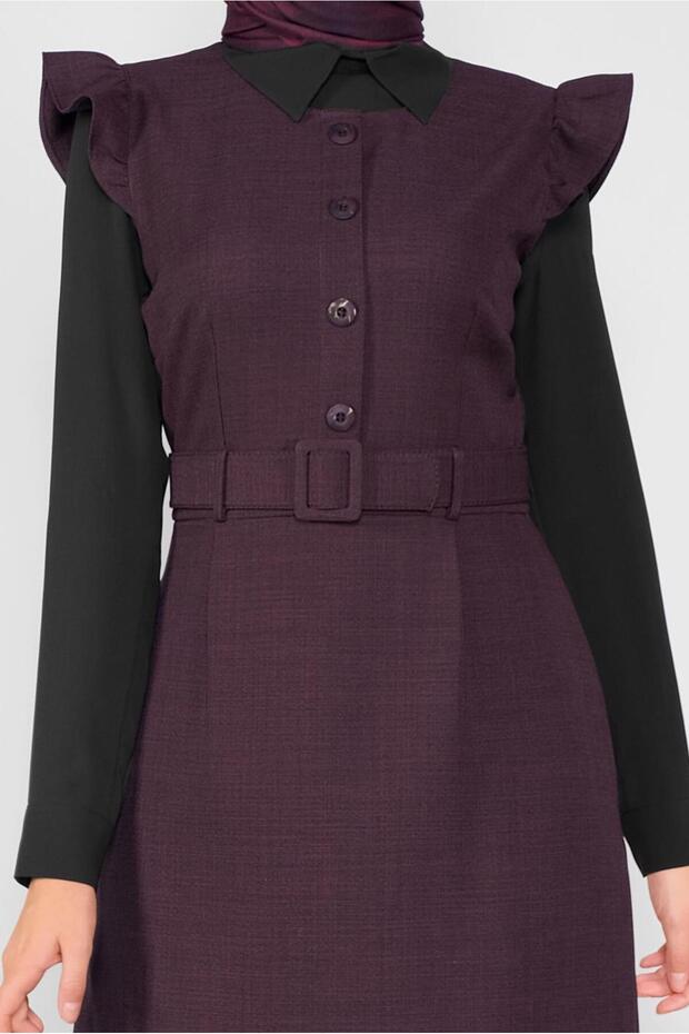 41199 Model Gilet with Ruffle Detail and Buttons - 4