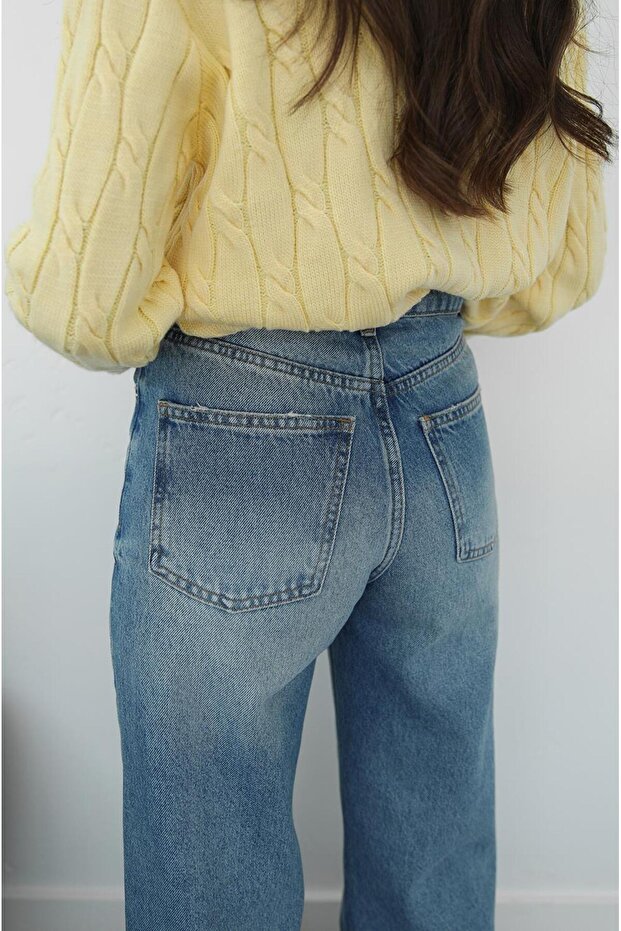 Světle modré vyprané rovné džíny - 6
