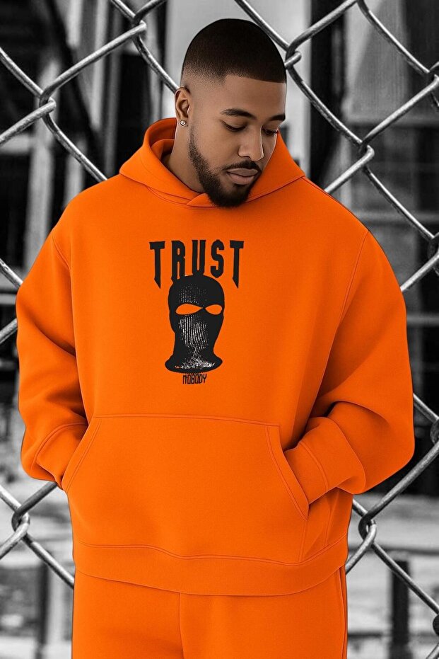 سويت شيرت مقاس كبير مطبوع عليه TRUST