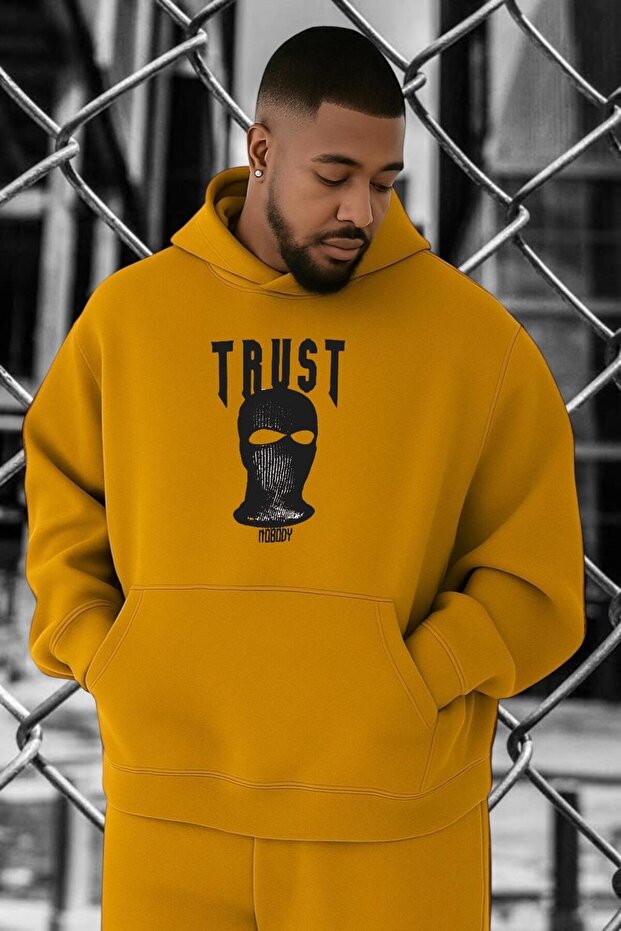 سويت شيرت مقاس كبير مطبوع عليه TRUST