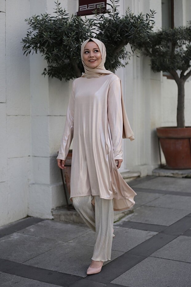 طقم مكون من بنطلون وبلوزة ذهبية اللون من Gold Dore - 6