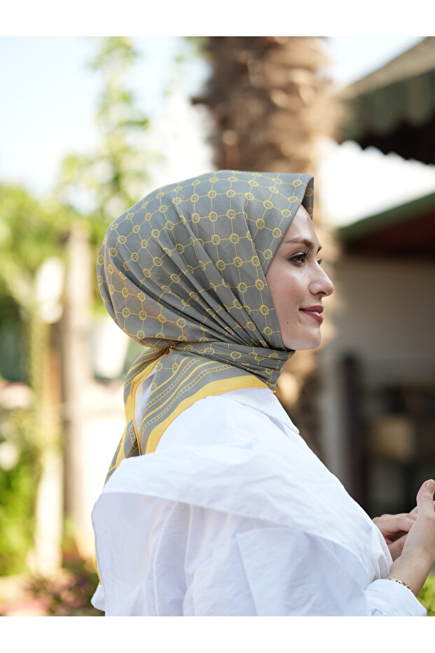 وشاح قطني ناعم - نمط مونوغرام - 1