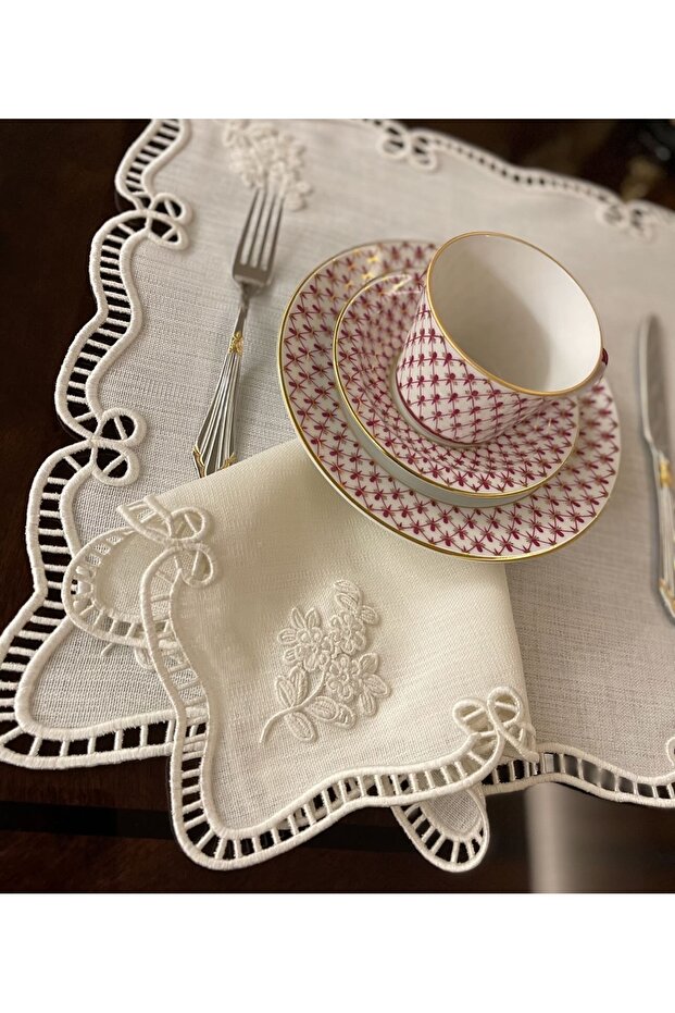 Delikişi Service Presentation Napkin. Square 35x35 cm. EVA Model (1 Piece)