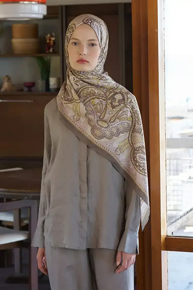 شال بنمط سيينا الحي - كاكي