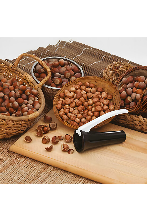 Cast Terminator Walnut & Nutcracker - 3